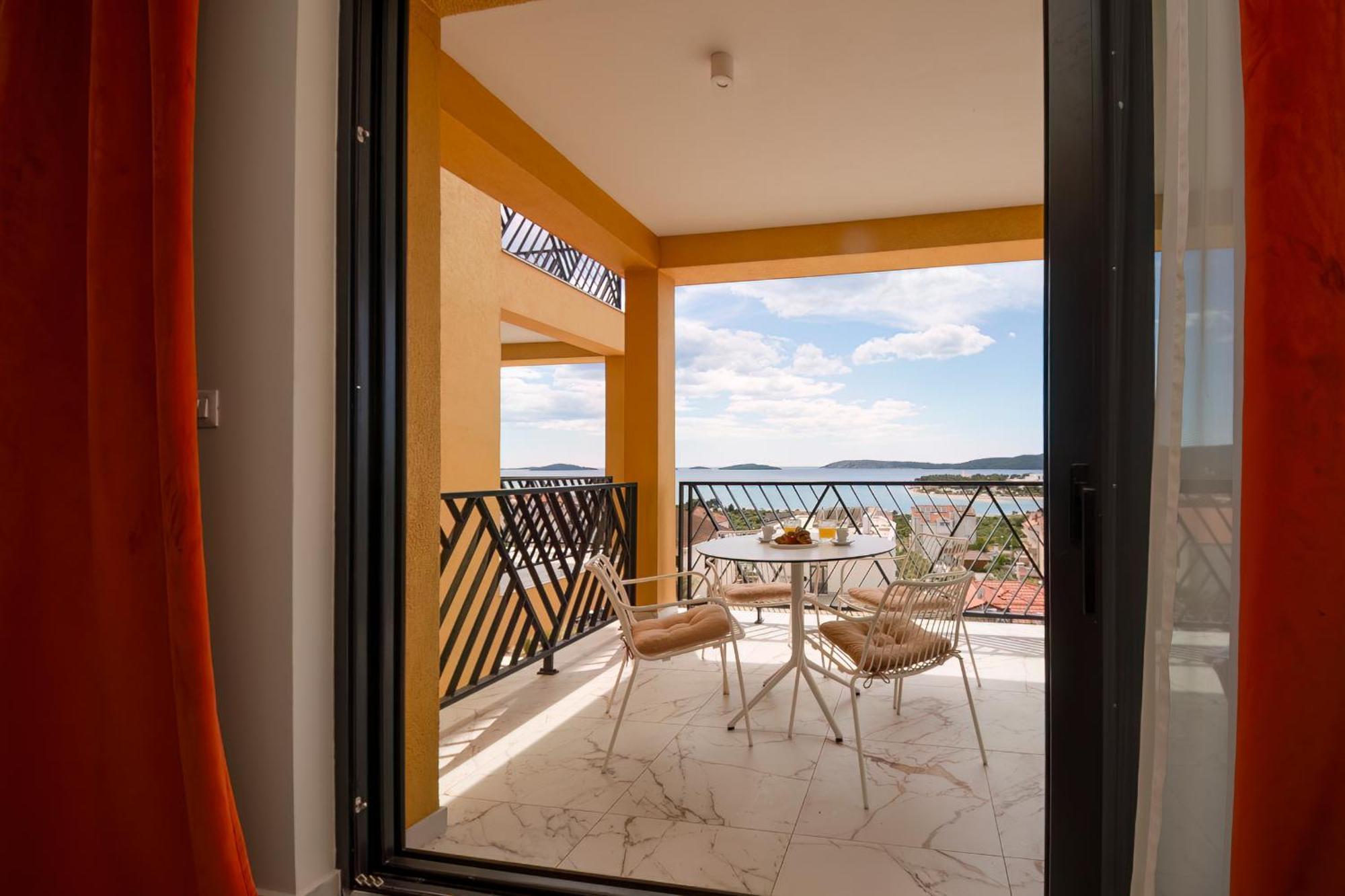 Mediterana Art Deco Resort (Adults Only) Sibenik Luaran gambar