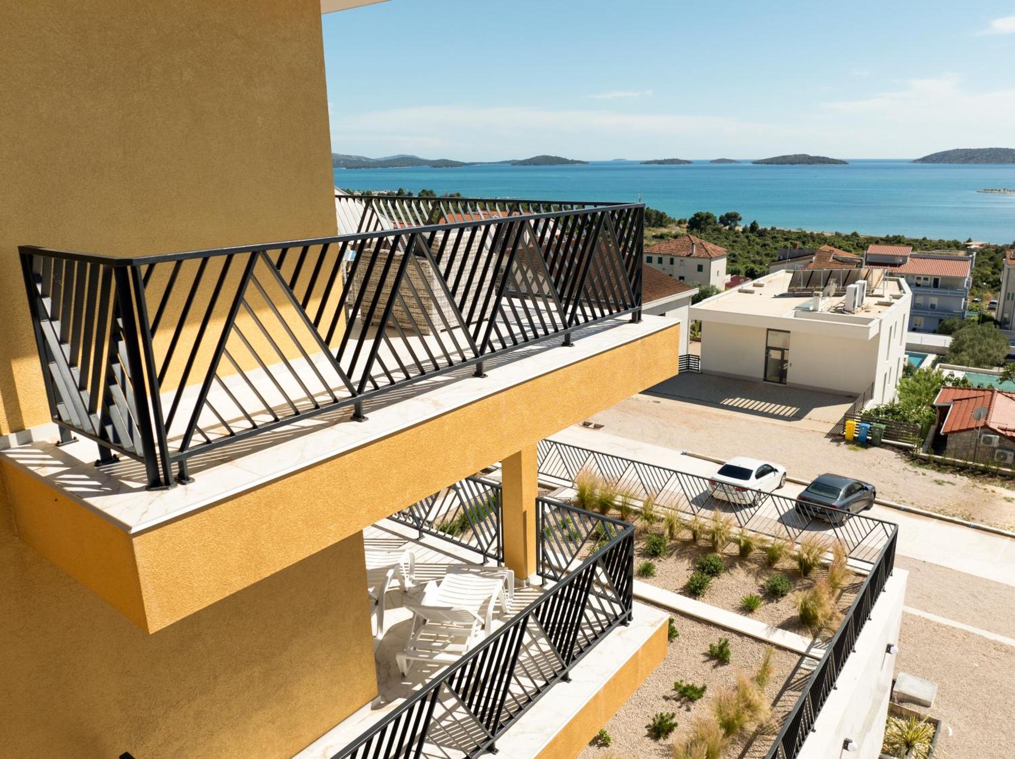 Mediterana Art Deco Resort (Adults Only) Sibenik Luaran gambar