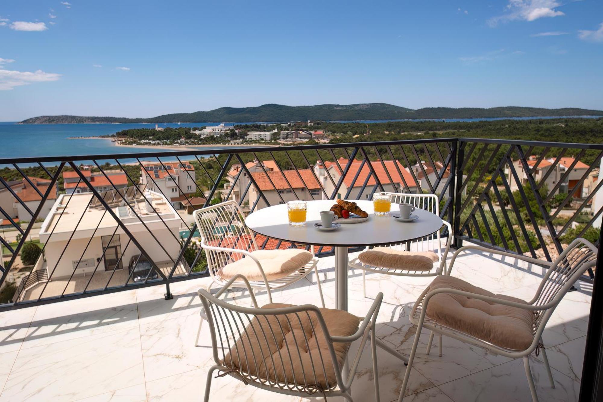 Mediterana Art Deco Resort (Adults Only) Sibenik Luaran gambar